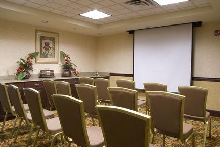 Hotel Fairfield & By Marriott Suffolk