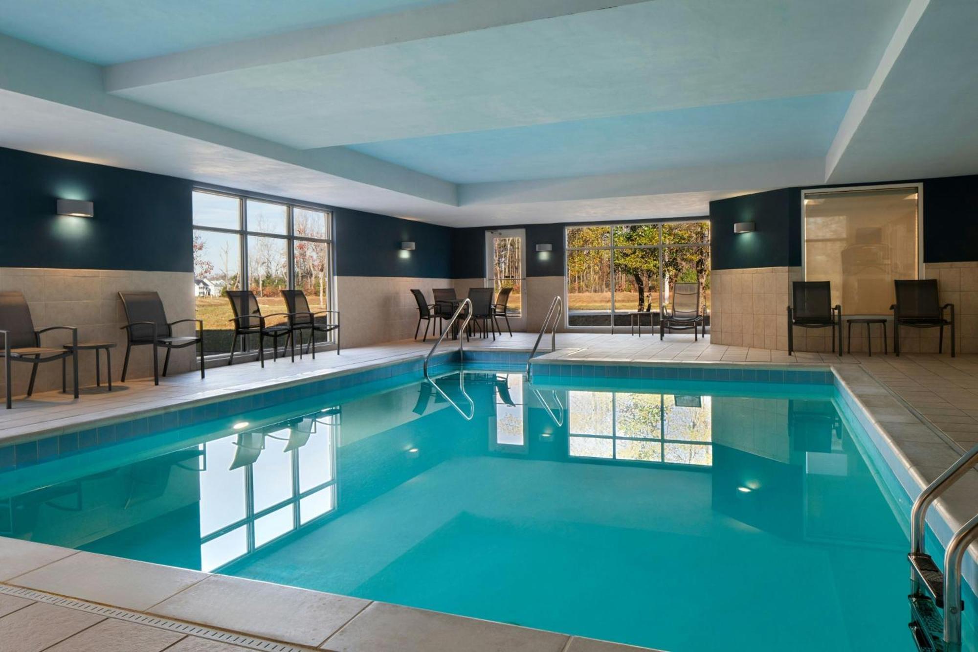 Fairfield & By Marriott Suffolk Hotel Chesapeake