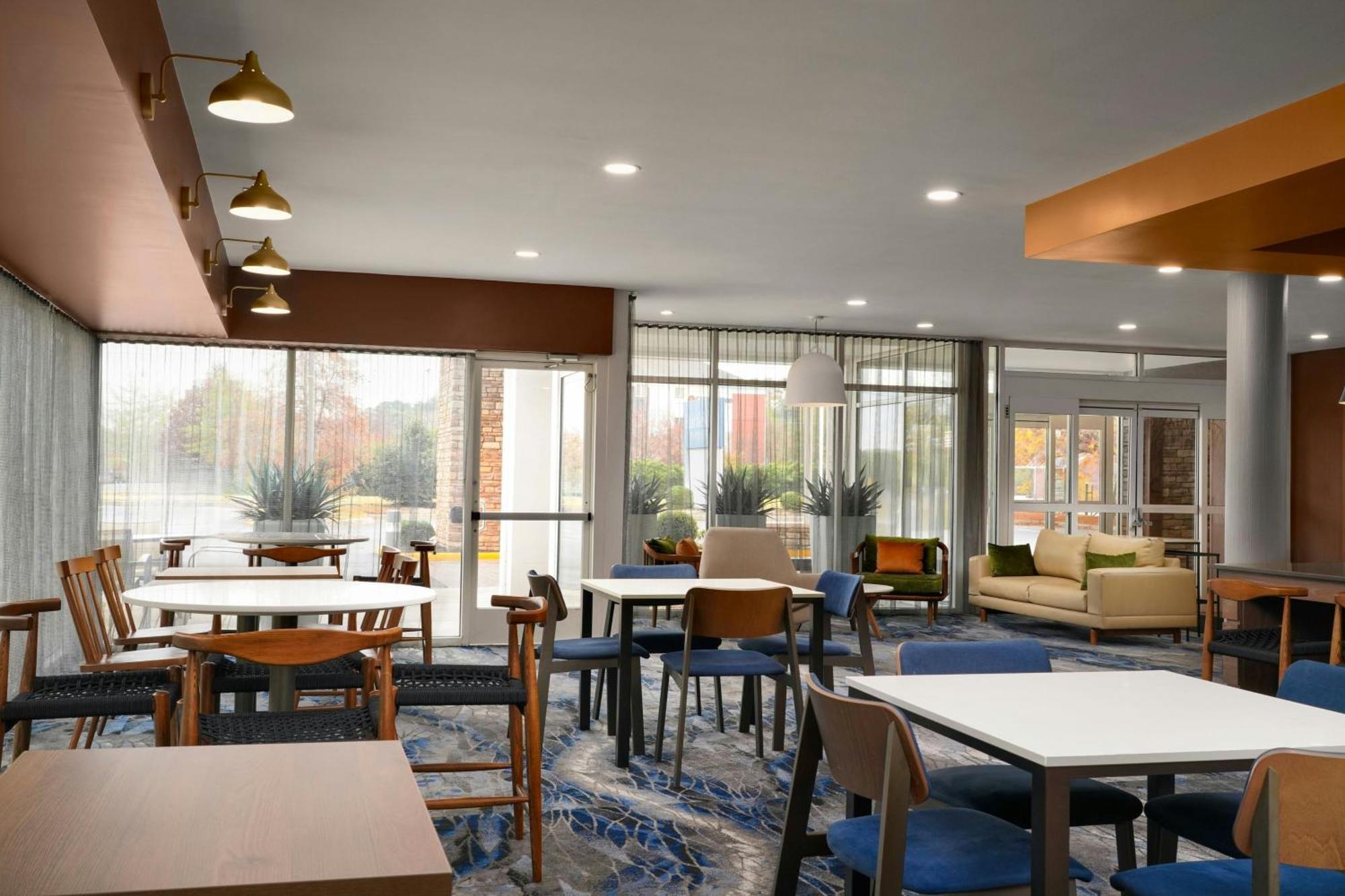 Fairfield & By Marriott Suffolk