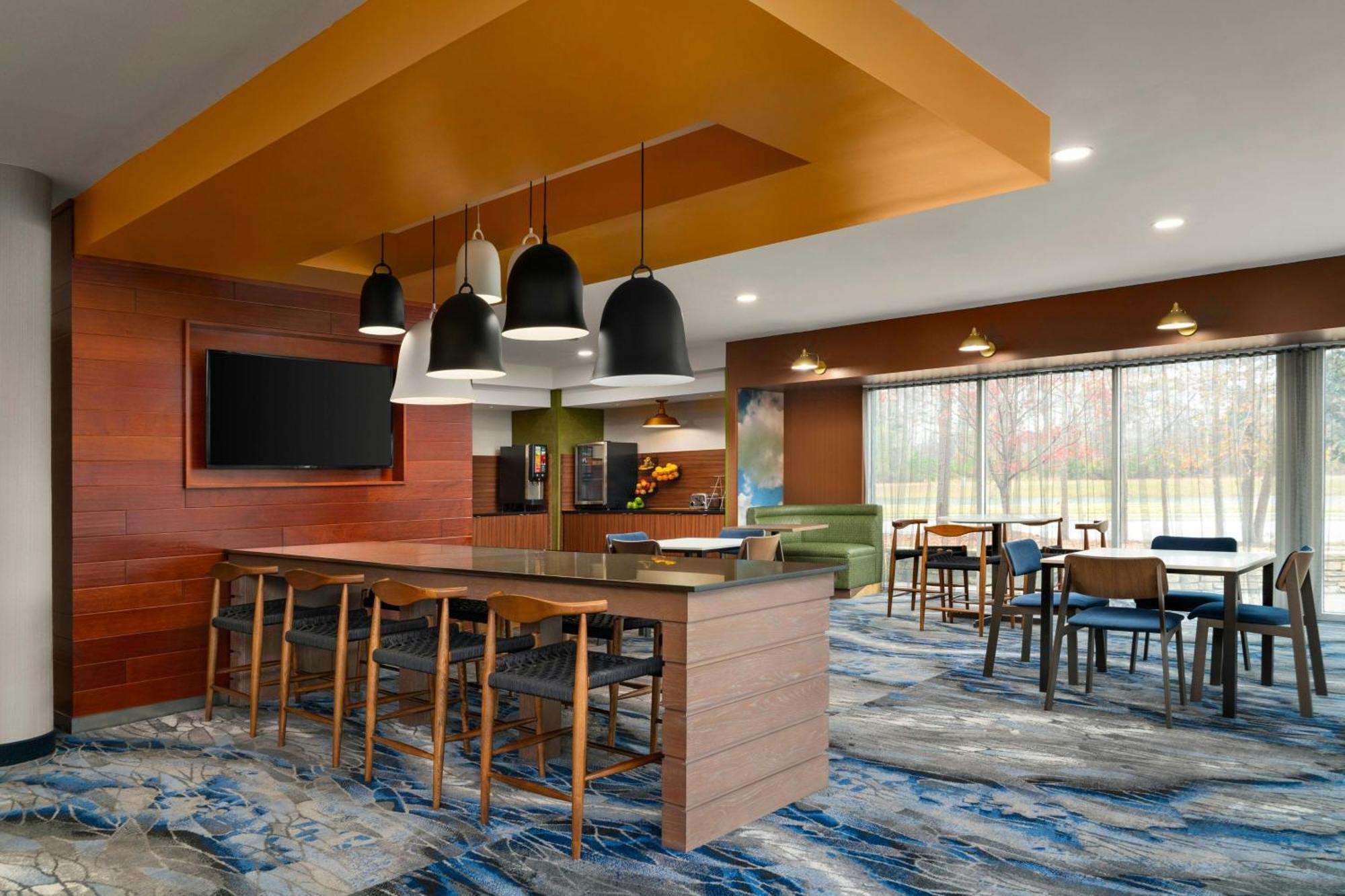 Hotel Fairfield & By Marriott Suffolk