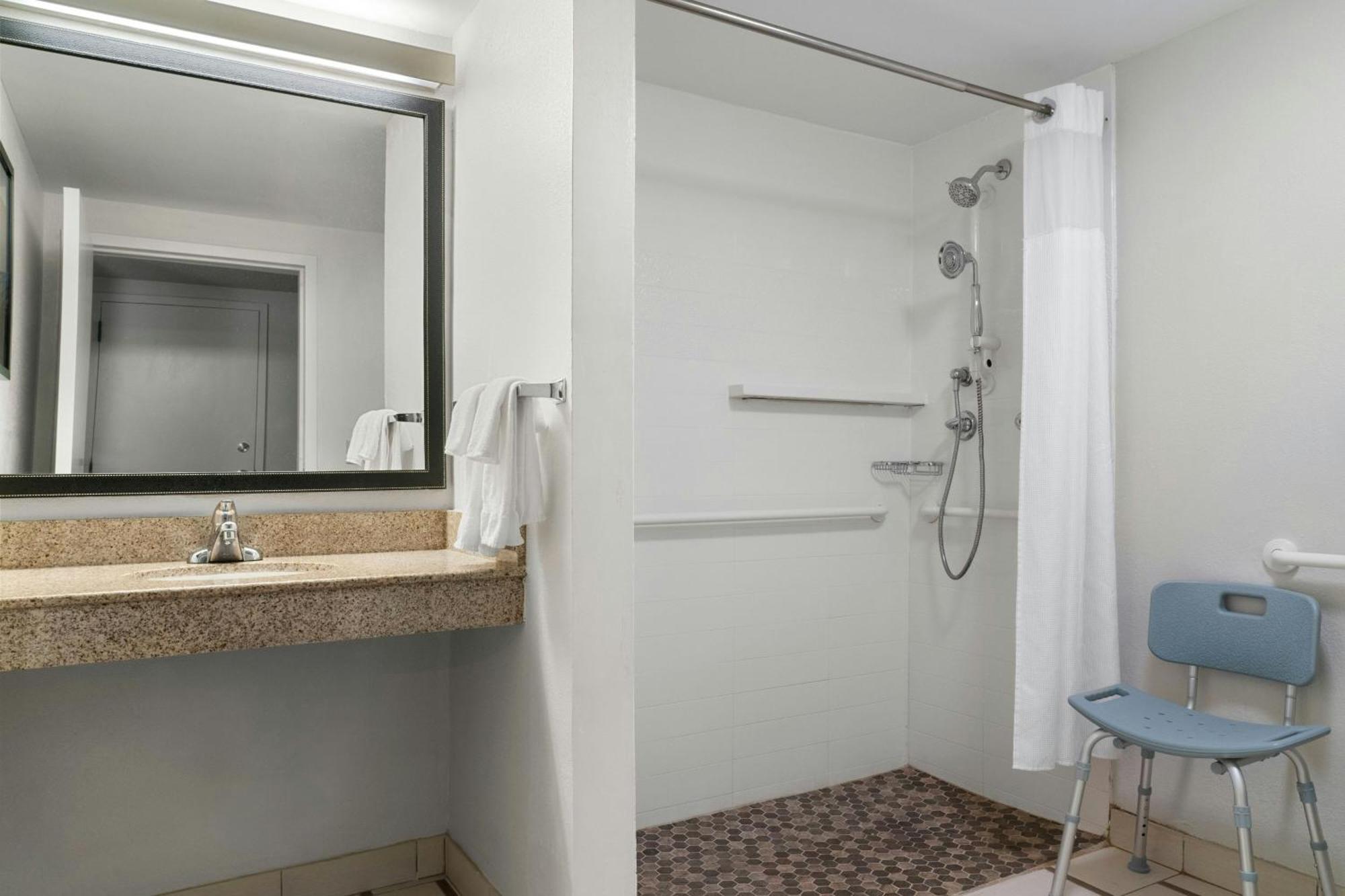 Fairfield & By Marriott Suffolk Hotel Chesapeake