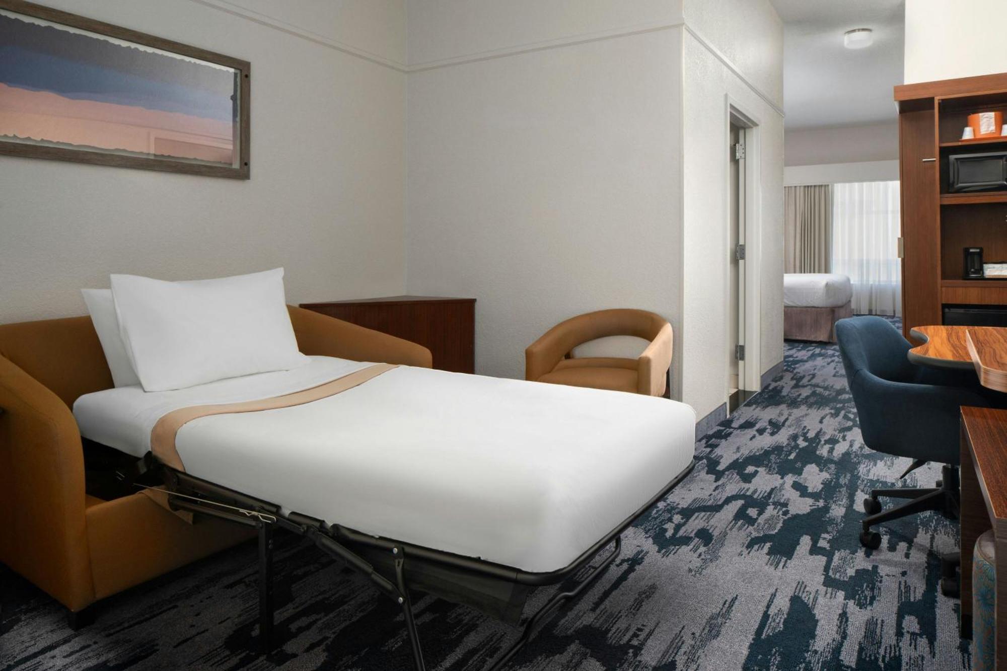 Hotel Fairfield & By Marriott Suffolk
