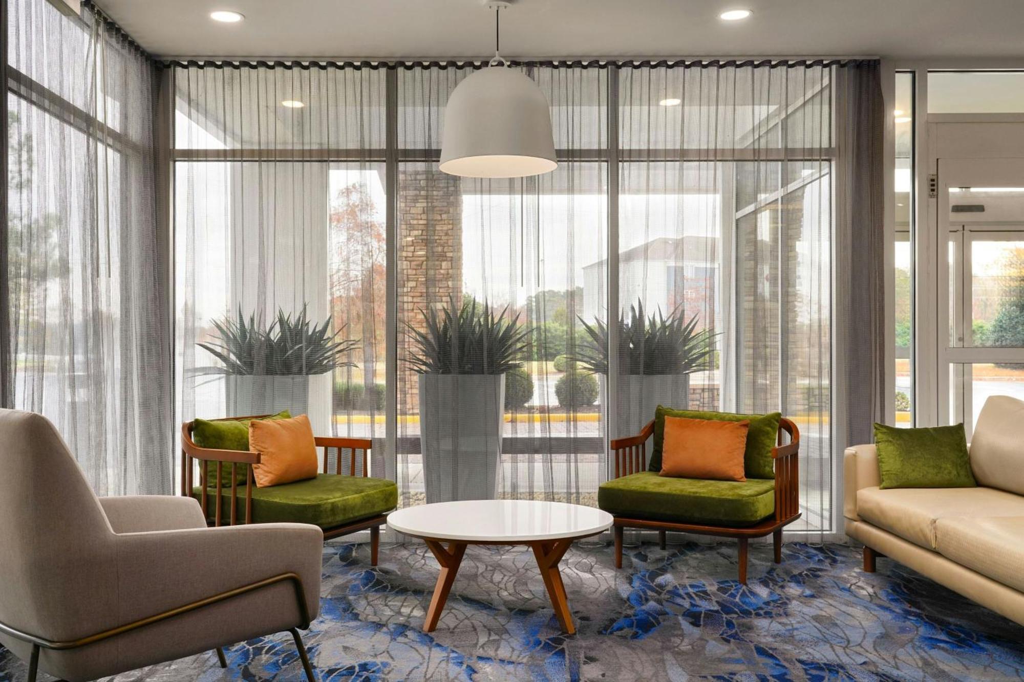 Fairfield & By Marriott Suffolk